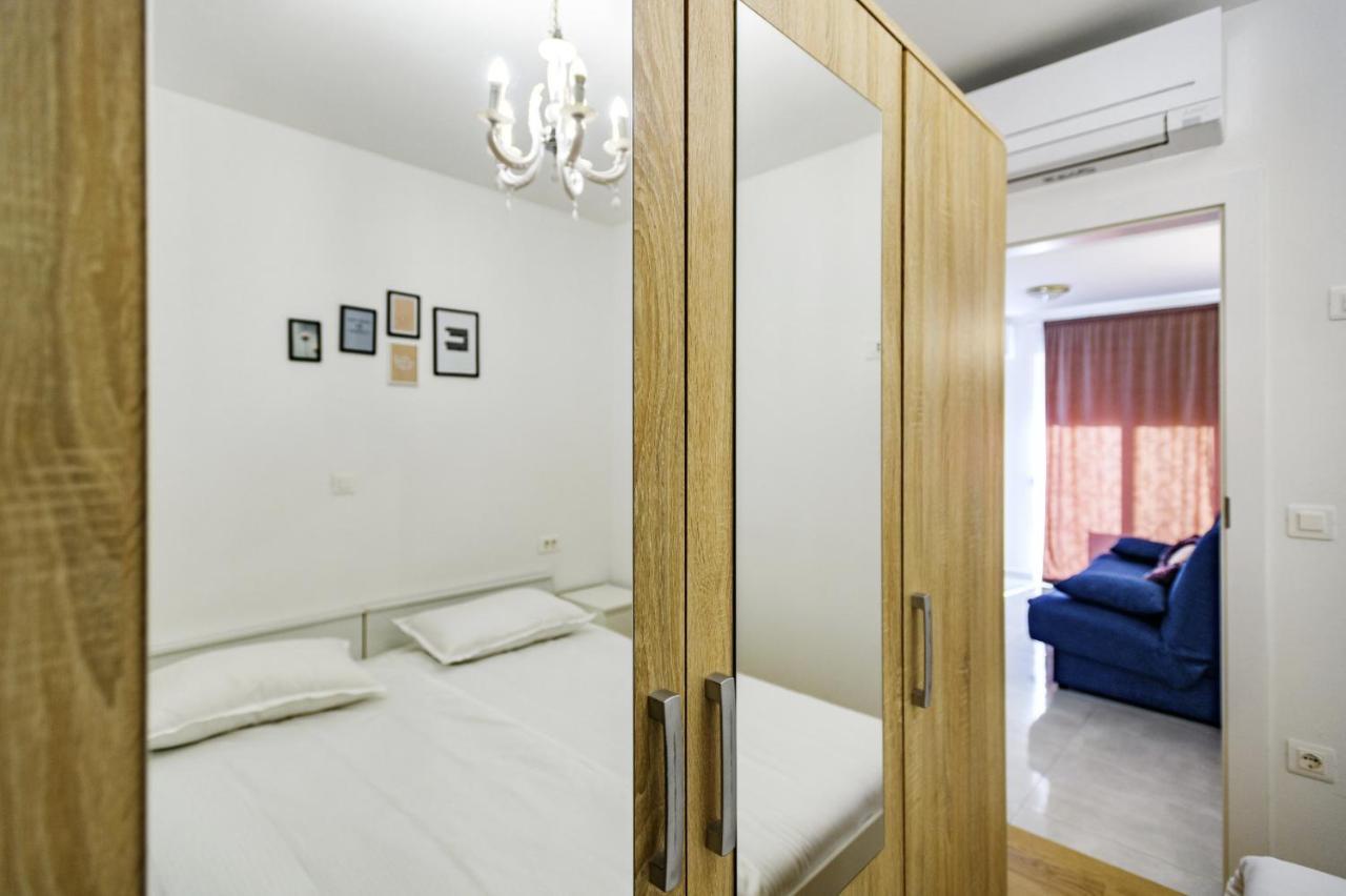 Holiday Apartment Zadar - With Summer Balcony And Parking Exterior photo